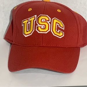 New USC CAP SOUTHERN CALIFORNIA Rare Top of the world
